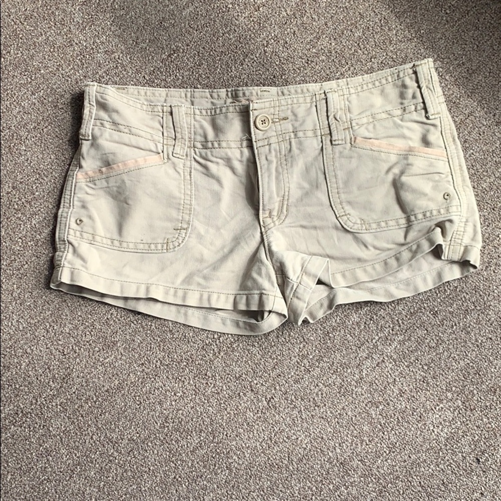 Kaki Hollister shots